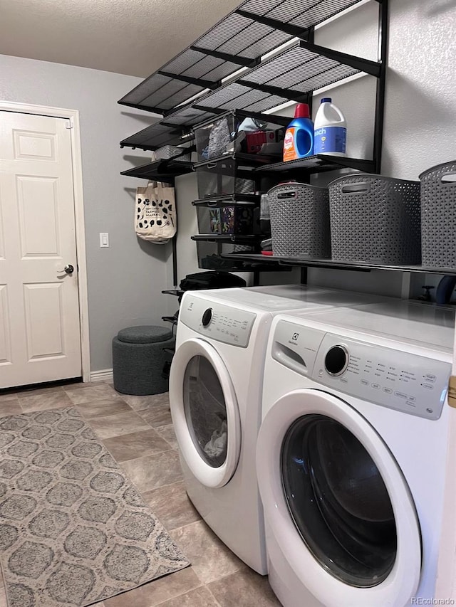 9170 Fox Fire Dr, Highlands Ranch, CO 80129 - laundry area featuring washing machine and dryer
