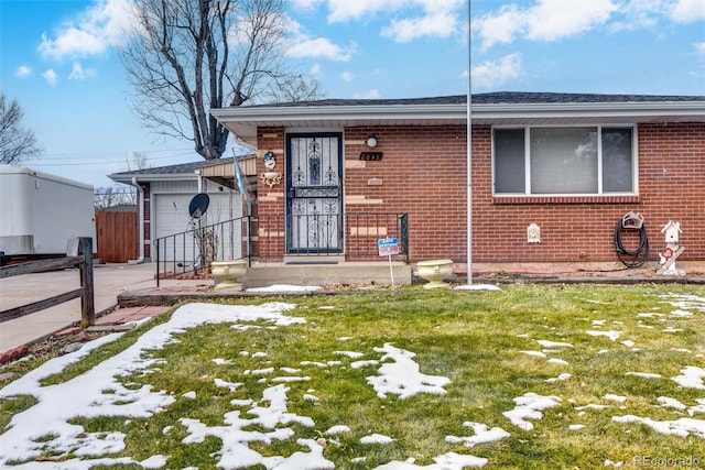 view of front of home with a lawn