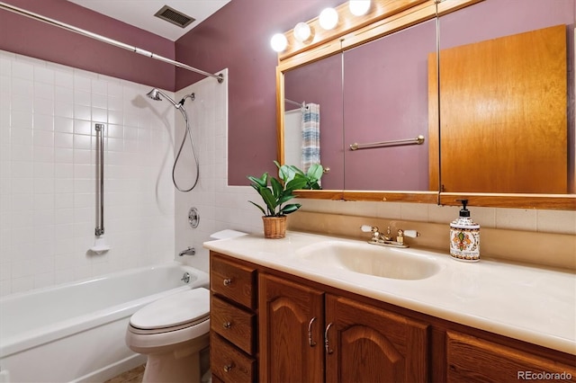 585 S Alton Way Unit 4D, Denver, CO 80247 - bathroom featuring vanity and shower / tub combo with curtain
