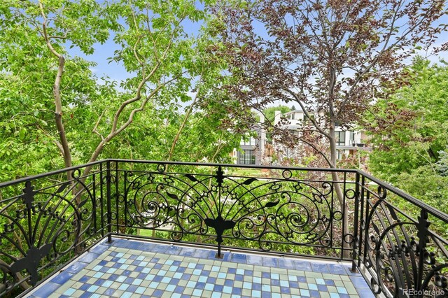 458 Adams St, Denver, CO 80206 - view of balcony