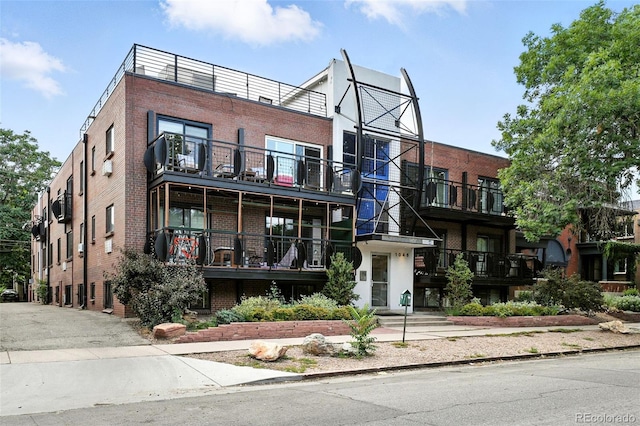 1045 N Clarkson St Unit 102, Denver, CO 80218 - view of building exterior