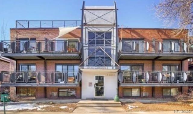 1045 N Clarkson St Unit 102, Denver, CO 80218 - view of building exterior