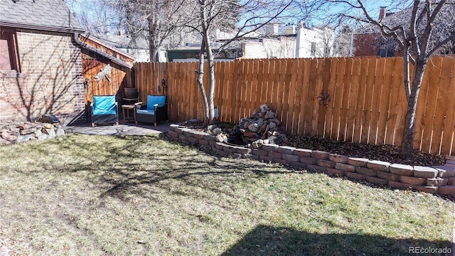 view of yard featuring a fenced backyard