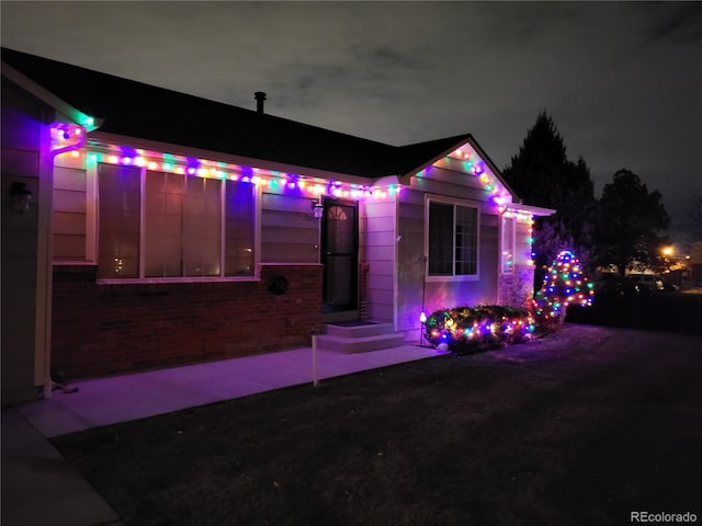 view of front of property