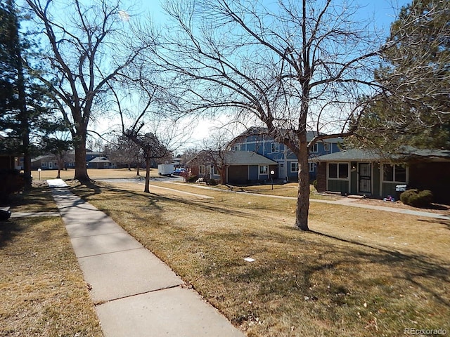 view of yard with a residential view