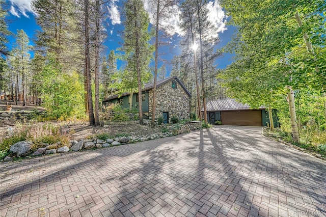 view of front of property featuring a garage