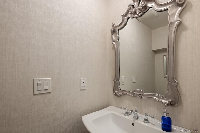 10886 E Berry Ave, Englewood, CO 80111 - bathroom with a sink
