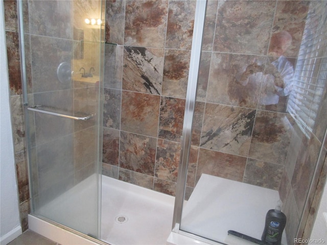 10522 Stoneflower Dr, Parker, CO 80134 - full bathroom featuring a stall shower