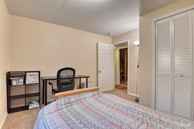 972 Columbine Ave, Colorado Springs, CO 80904 - bedroom featuring carpet floors and a closet