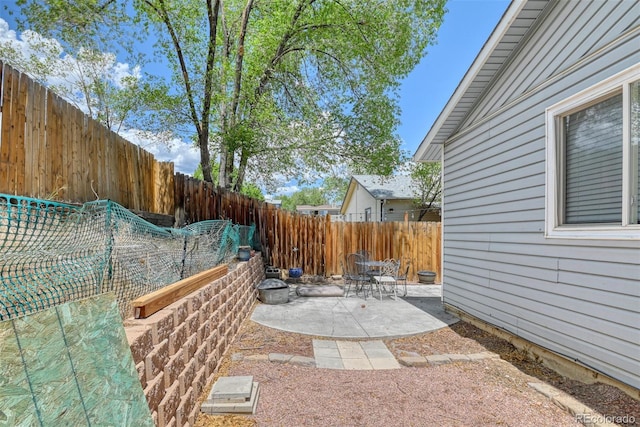 972 Columbine Ave, Colorado Springs, CO 80904 - fenced backyard featuring a patio