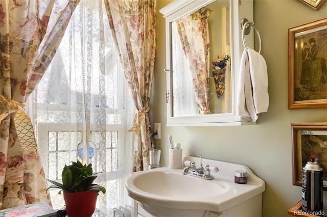 310 E Whiting Ave, Cripple Creek, CO 80813 - bathroom with a sink