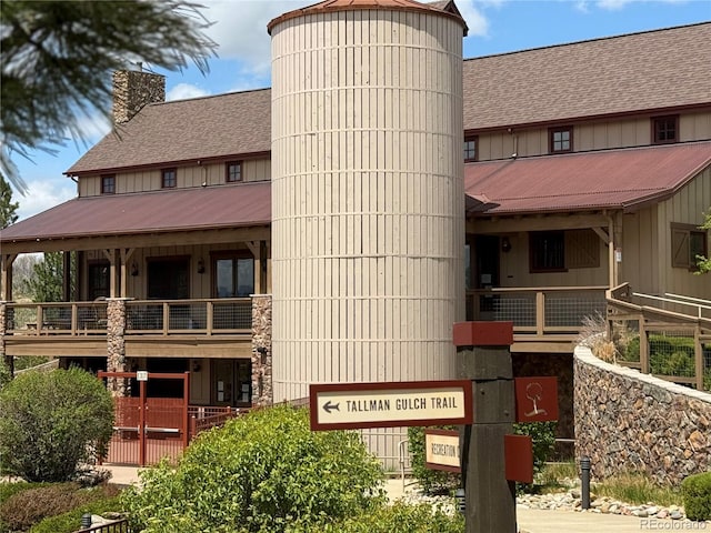 view of building exterior