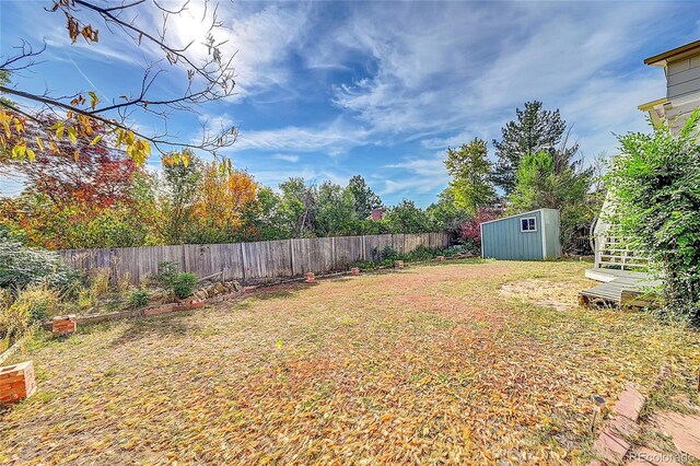 1550 S Telluride St, Aurora, CO 80017 - view of yard featuring a shed and an outbuilding