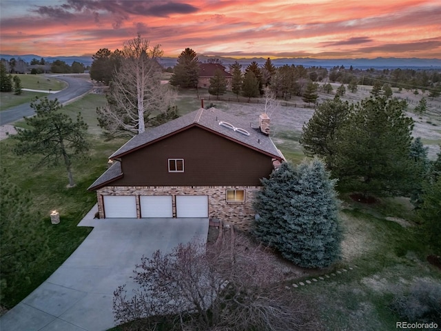 view of aerial view at dusk