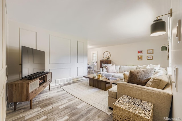633 W Longview Ave, Littleton, CO 80120 - photo 3