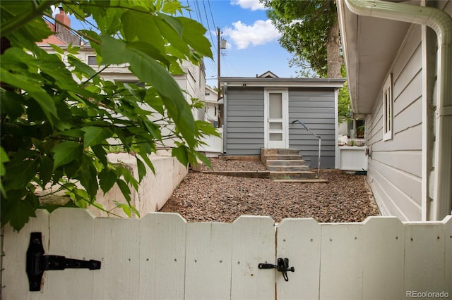 517 Canon Ave, Manitou Springs, CO 80829 - fenced yard with a gate and entry steps