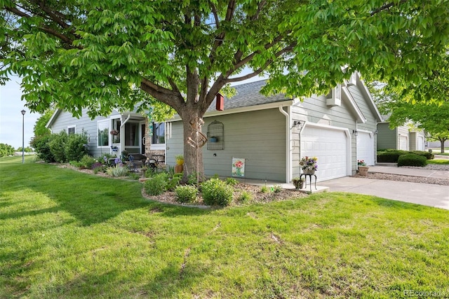7 Shetland Ct, Highlands Ranch, CO 80130 - view of front of house with a front yard, driveway, and an attached garage
