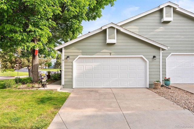 7 Shetland Ct, Highlands Ranch, CO 80130 - view of front of property with a front lawn and concrete driveway