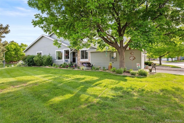 7 Shetland Ct, Highlands Ranch, CO 80130 - obstructed view of property with a front yard