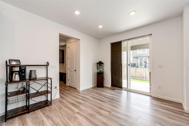 985 S Elk Way, Aurora, CO 80018 - unfurnished room with light wood finished floors and recessed lighting