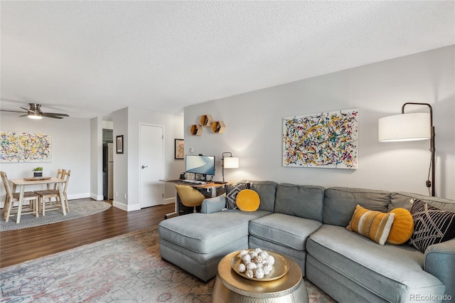 2835 S Monaco Pkwy Unit 1-103, Denver, CO 80222 - photo 3
