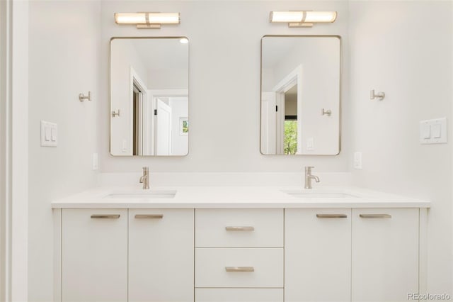 1462 S Vine St, Denver, CO 80210 - full bath featuring double vanity