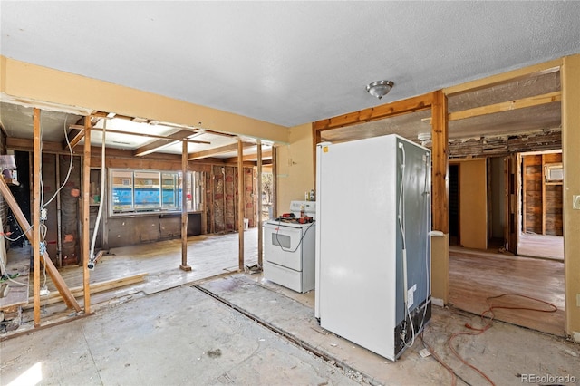 660 K Ave, Limon, CO 80828 - below grade area with freestanding refrigerator