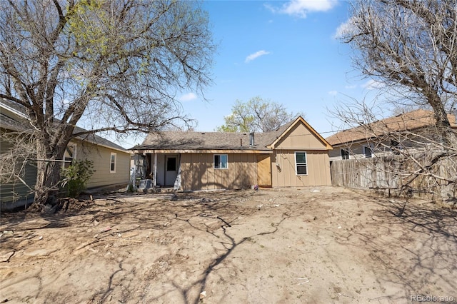 660 K Ave, Limon, CO 80828 - rear view of house featuring fence