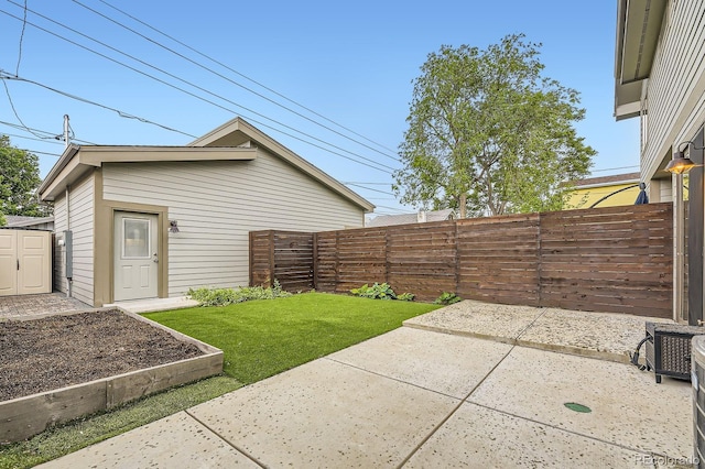 2442 S Bannock St, Denver, CO 80223 - view of yard with a patio
