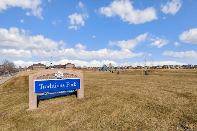 25127 E Maple Ave, Aurora, CO 80018 - view of community with a lawn and a residential view