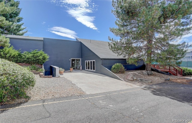 view of front of home with driveway