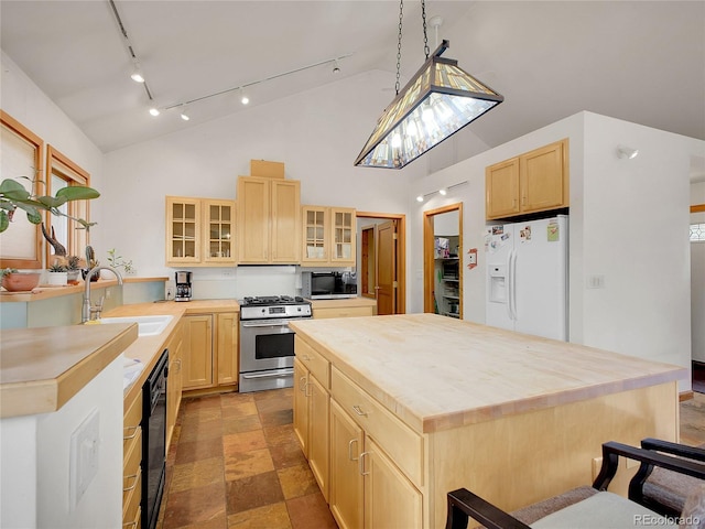 6094 Pyrenees Trl, Golden, CO 80403