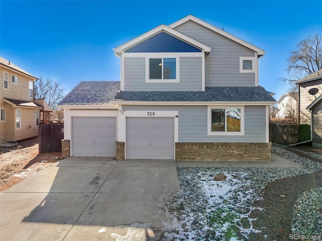 view of front property featuring a garage