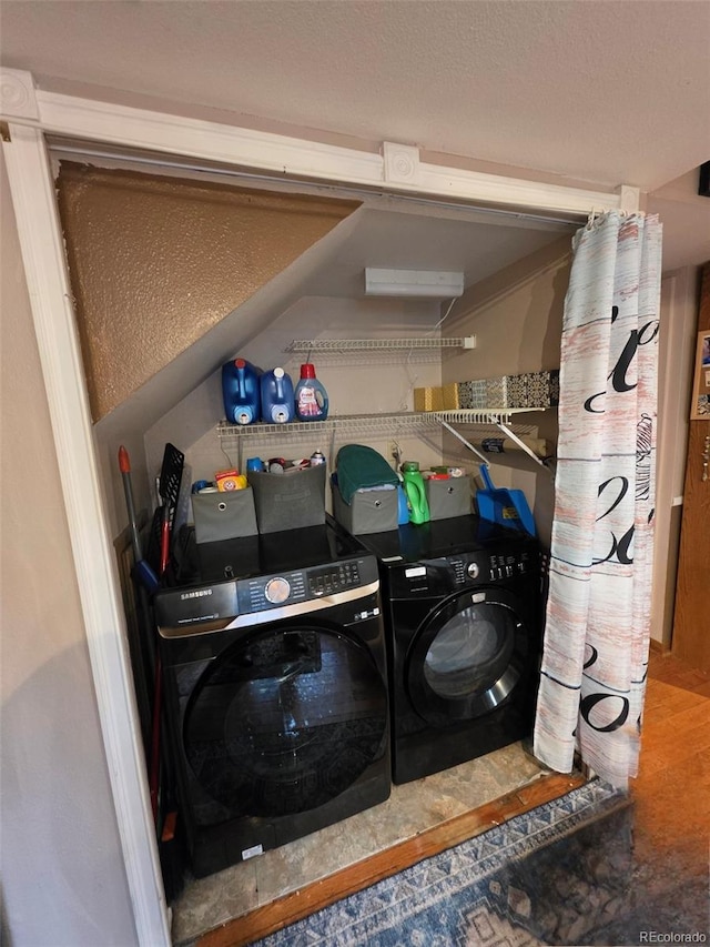 604 S Xenon Ct, Lakewood, CO 80228 - laundry room featuring independent washer and dryer