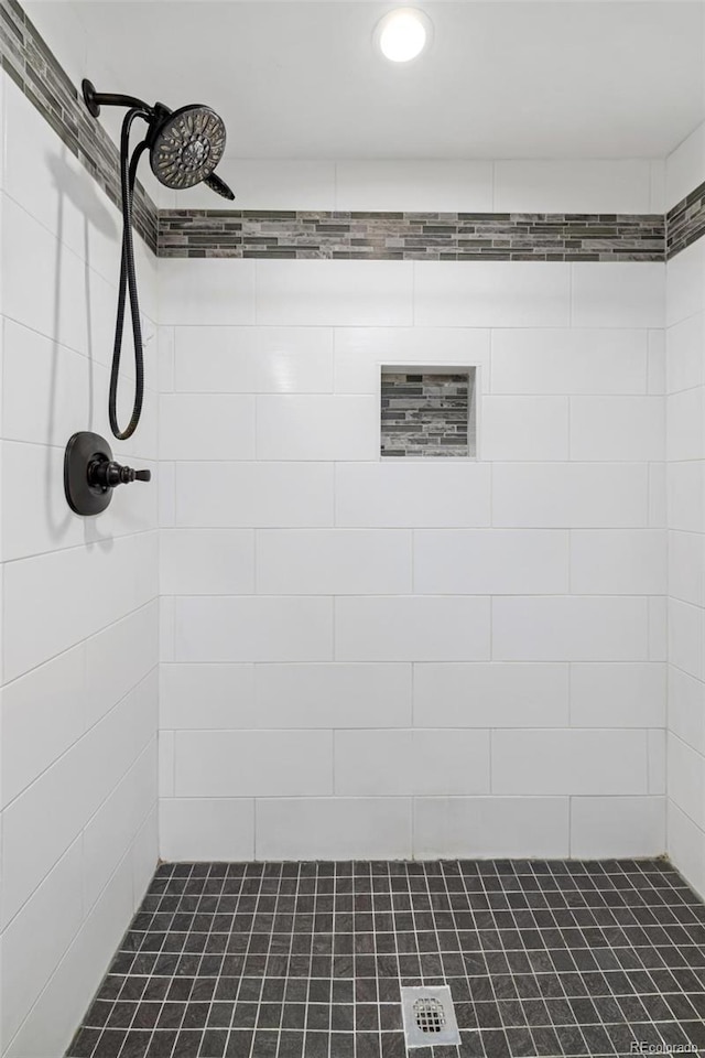 2449 Ryan Gulch Ct Unit 2449, Silverthorne, CO 80498 - full bathroom featuring a tile shower and recessed lighting
