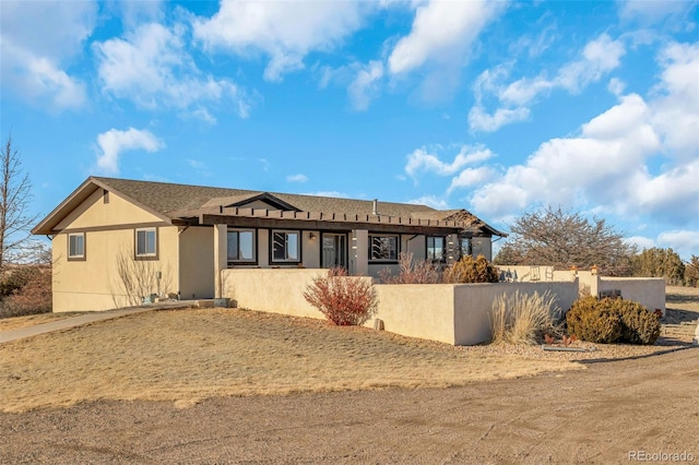 view of front of property