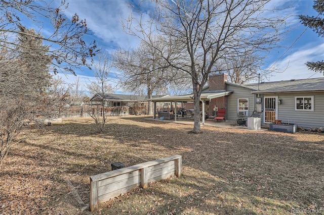 view of yard featuring a patio