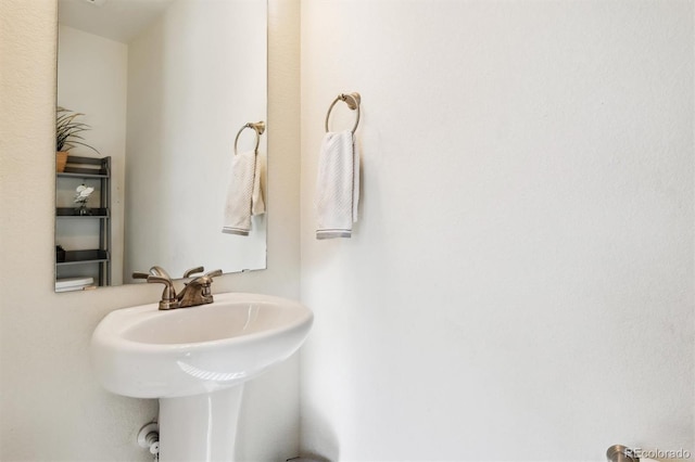 bathroom featuring sink