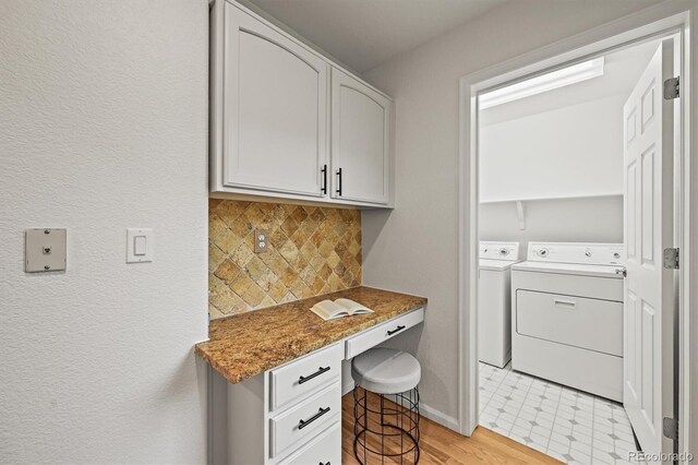 10235 Rustic Redwood Ln, Highlands Ranch, CO 80126 - laundry room featuring washing machine and clothes dryer and a desk