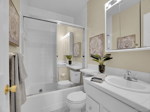 6844 S Detroit Cir, Centennial, CO 80122 - full bath featuring vanity and shower / washtub combination