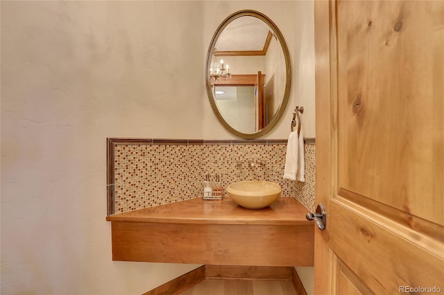 bathroom with backsplash