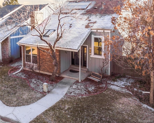 view of front of property