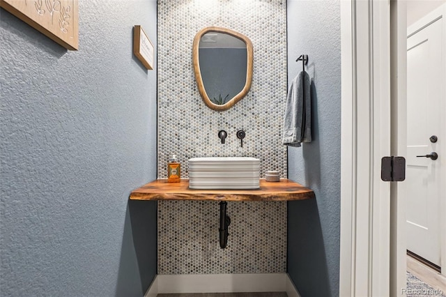 5680 Saddle Skirt St, Parker, CO 80134 - bathroom with a textured wall