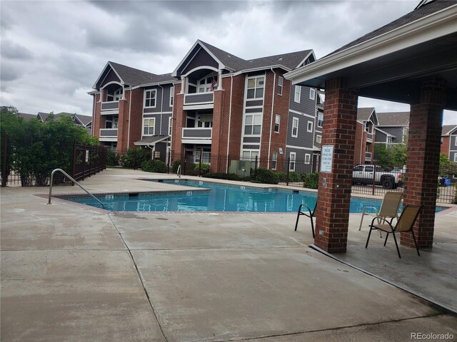 14251 E 1st Dr Unit 305, Aurora, CO 80011 - community pool with a patio area