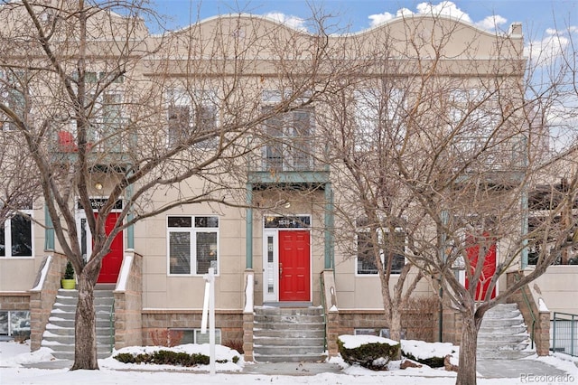 view of front facade