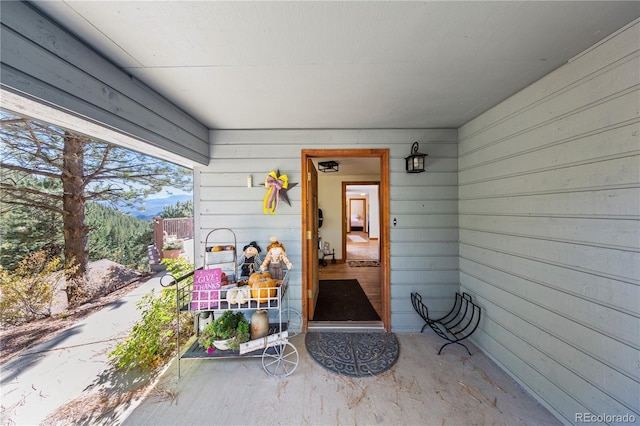 view of property entrance