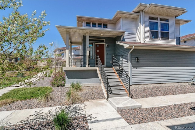 view of front of house featuring a porch