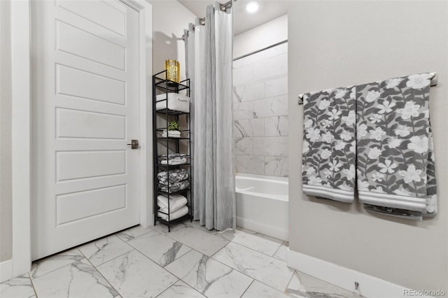 bathroom featuring shower / tub combo