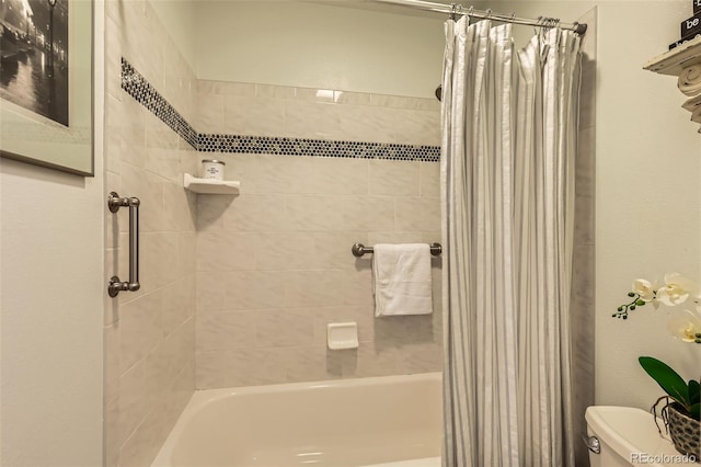 full bathroom with toilet and shower / bathtub combination with curtain