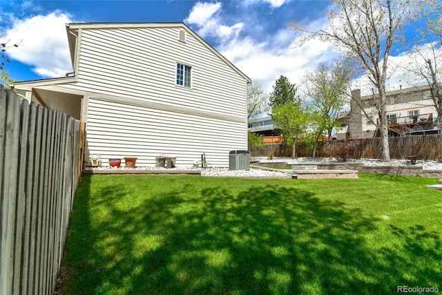 7394 S Field Ct, Littleton, CO 80128 - view of side of property with a central air condition unit